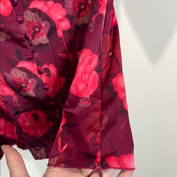 Guess Vintage Red and Pink Floral Blouse 3/4 Sleeve Fitted - Picture 5 of 10